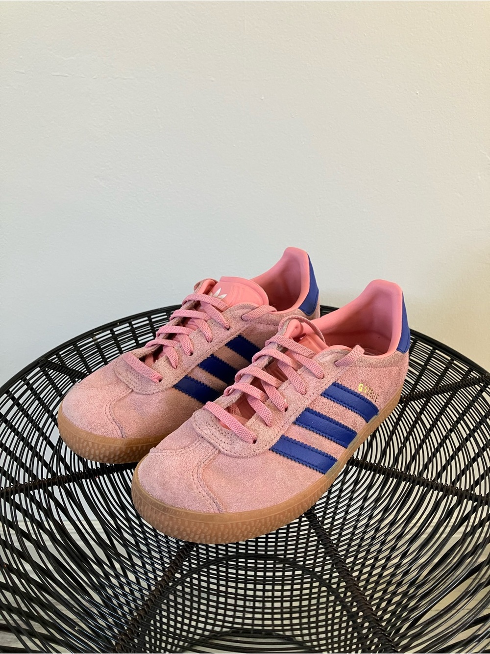 Adidas Girls Gazelle Pink Suede Blue Stripes Sneakers Shoes Size 2 Youth